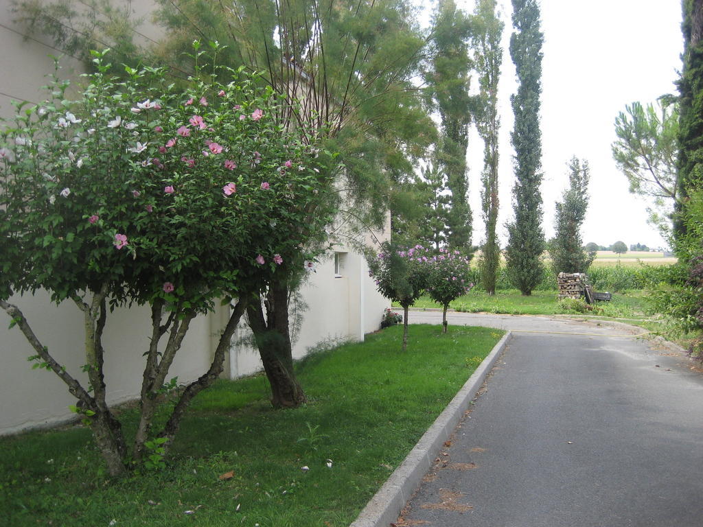 Hotel Bon Repos Barbezieux-Saint-Hilaire Экстерьер фото