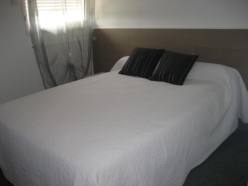 Hotel Bon Repos Barbezieux-Saint-Hilaire Номер фото