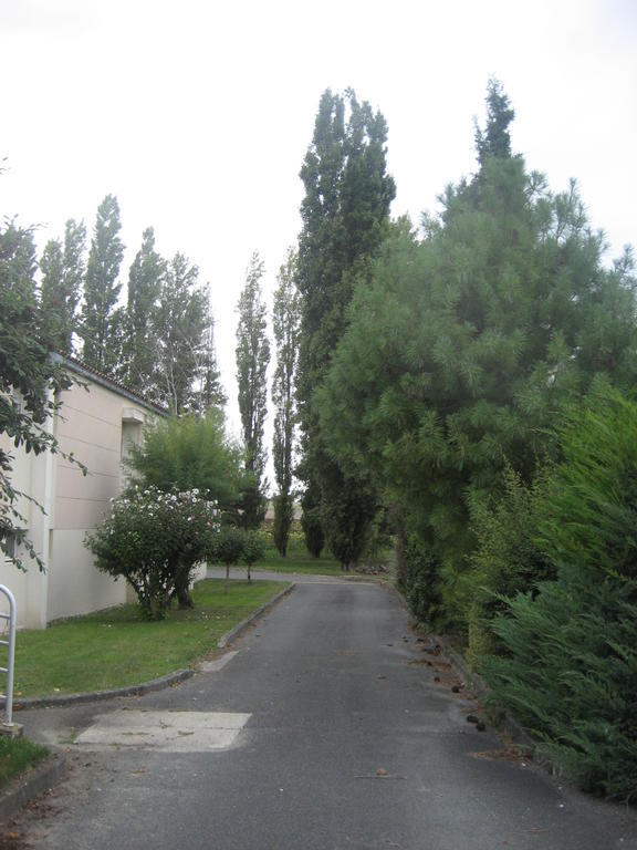 Hotel Bon Repos Barbezieux-Saint-Hilaire Экстерьер фото